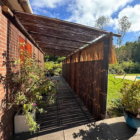 別荘 Balistyle Incl Hottub Near Amsterdam And Haarlem フェルゼン・ザイト